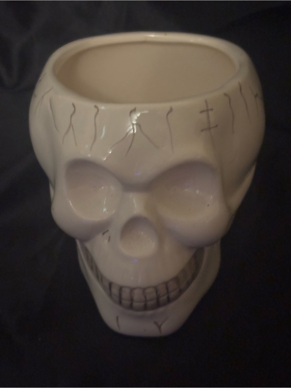 Royal Norfolk Cream Ceramic Skull Planter